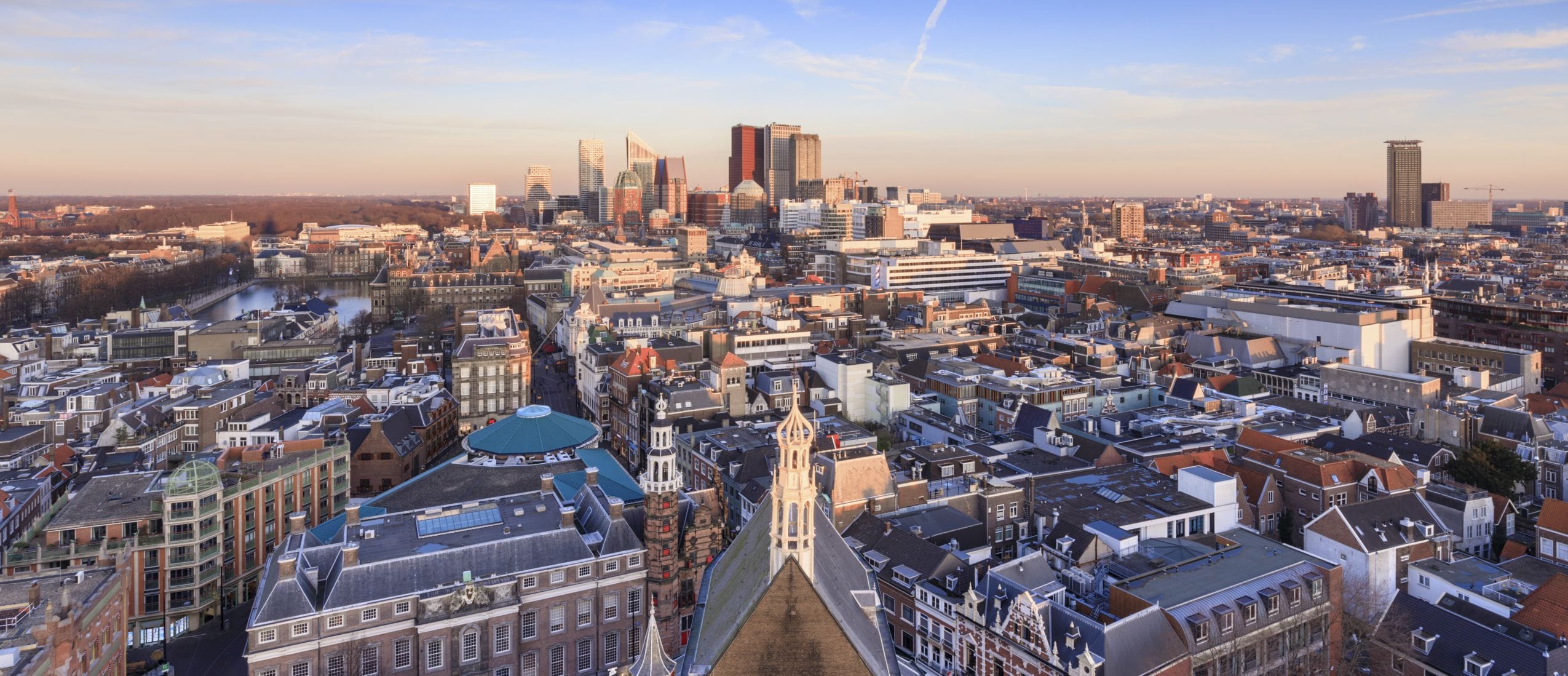 Uitzicht over de binnenstad van Den Haag. Foto © The Hague & Partners/Arjan de Jager